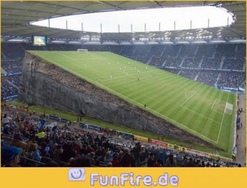 schraeges-fussballfelt.jpg